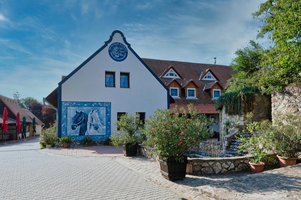 Szel Fiai Fogado Hotel Nyúl Exterior foto