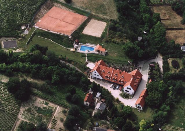 Szel Fiai Fogado Hotel Nyúl Exterior foto